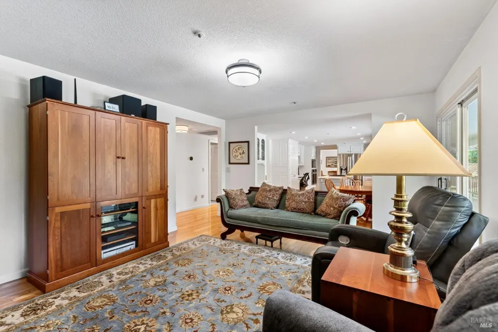 421 Greens Drive Healdsburg, CA 95448