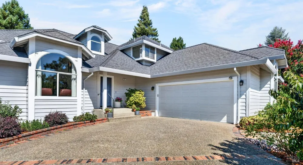 421 Greens Drive Healdsburg, CA 95448