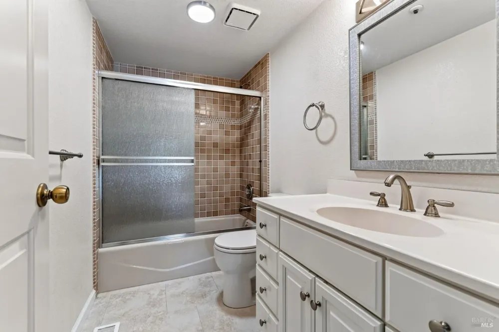 421 Greens Drive Healdsburg, CA 95448