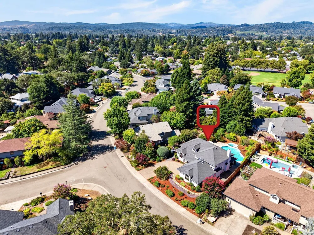 421 Greens Drive Healdsburg, CA 95448