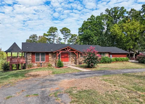 6 Briarwood Lane