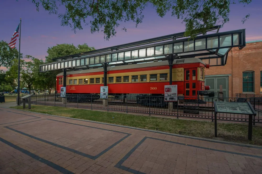 1013 E 15th Street Plano, TX 75074