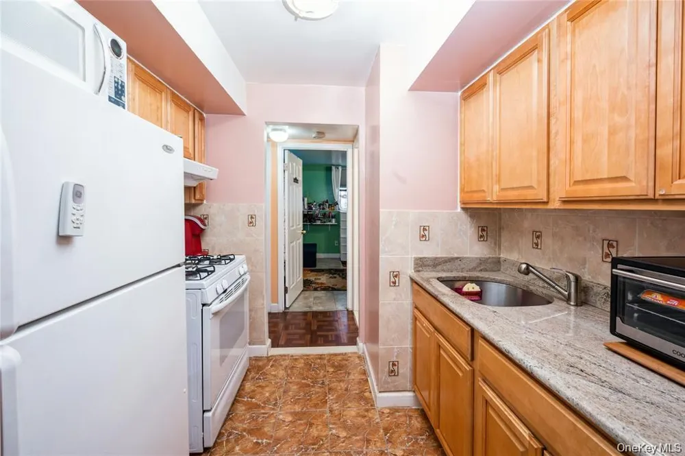 782 E 179th Street Bronx, NY 10460