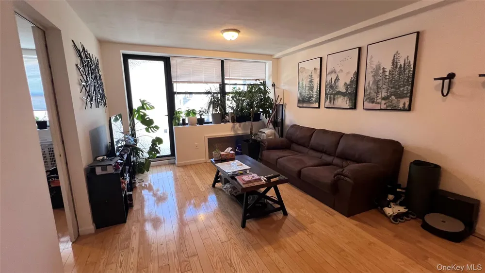 10-44 47th Avenue #3F Long Island City, NY 11101