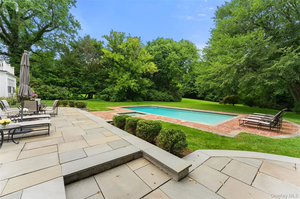 15 Sheldrake Road Scarsdale, NY 10583