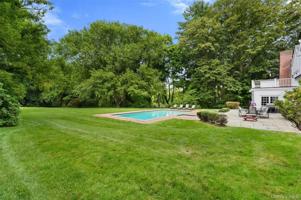 15 Sheldrake Road Scarsdale, NY 10583