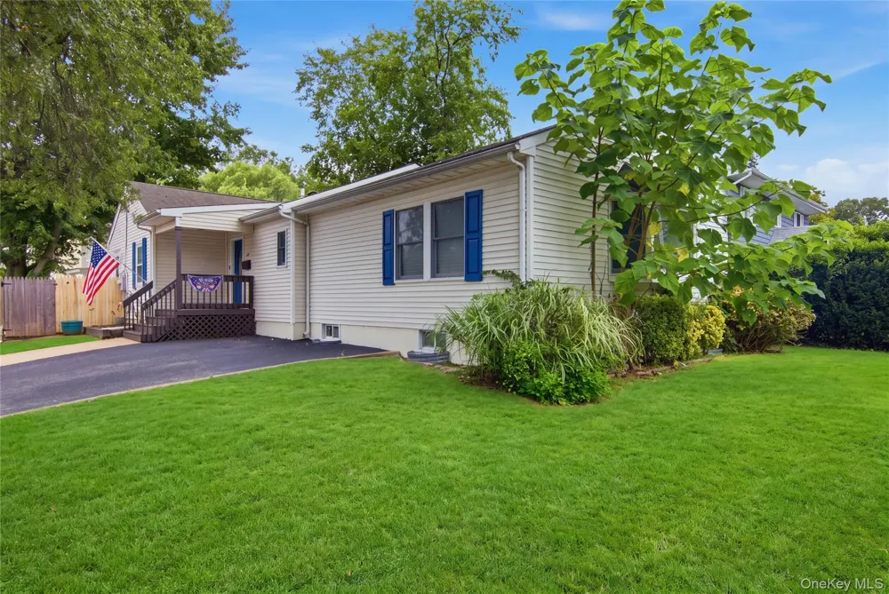 301 Laurel Road Northport, NY 11768