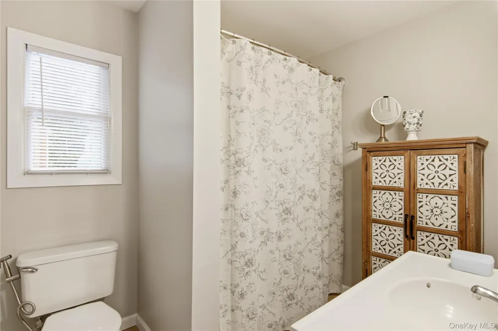 301 Laurel Road Northport, NY 11768