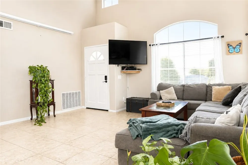 28603 River Glen Court Menifee, CA 92584
