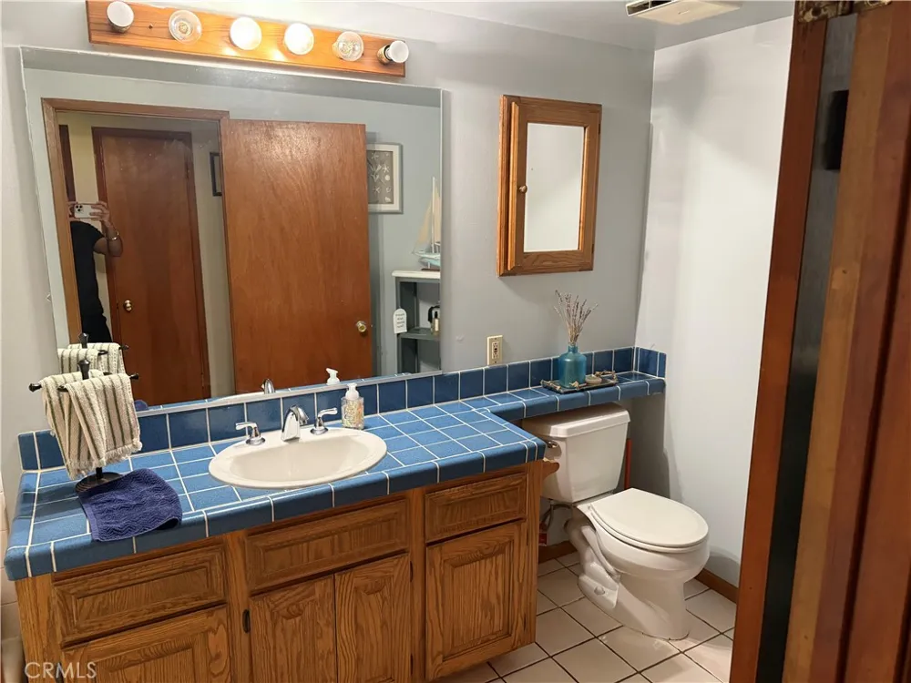 2567 E Chevy Chase Glendale, CA 91206