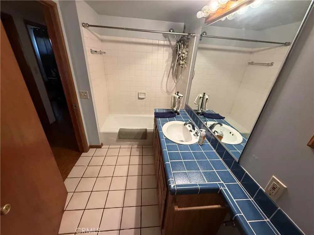 2567 E Chevy Chase Glendale, CA 91206