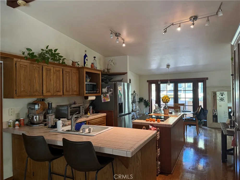2567 E Chevy Chase Glendale, CA 91206