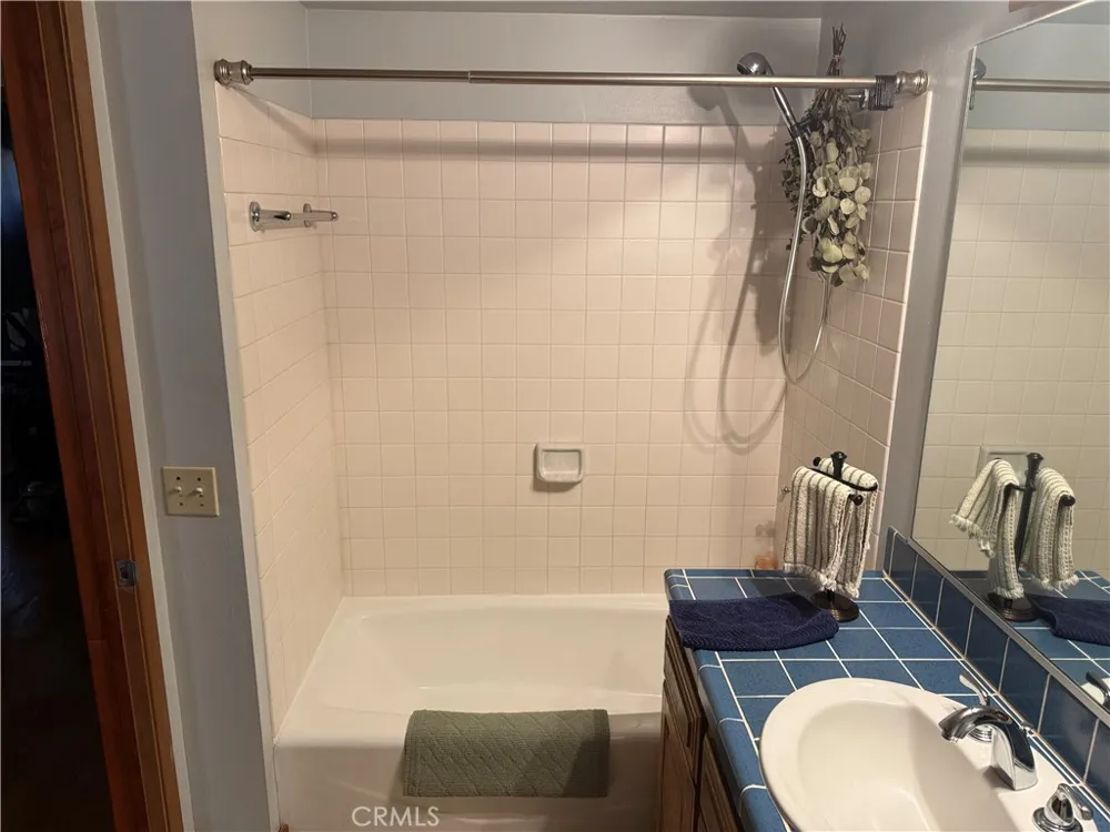 2567 E Chevy Chase Glendale, CA 91206