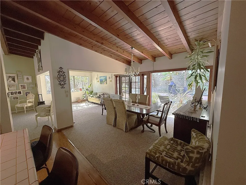 2567 E Chevy Chase Glendale, CA 91206