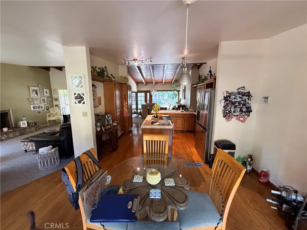 2567 E Chevy Chase Glendale, CA 91206