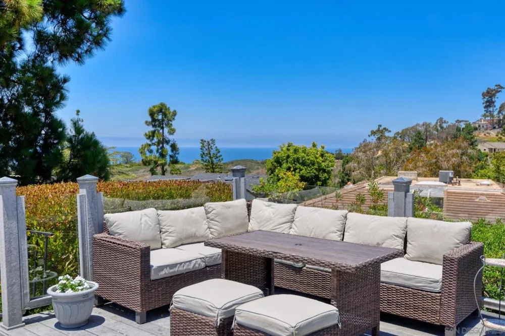 1948 Caminito El Canario La Jolla, CA 92037