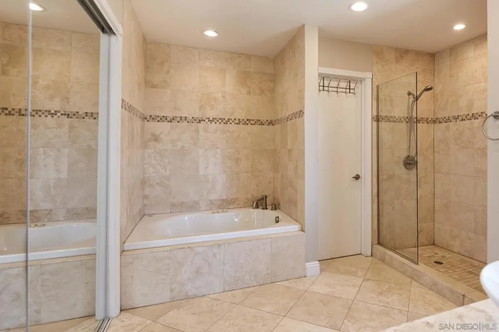 1948 Caminito El Canario La Jolla, CA 92037