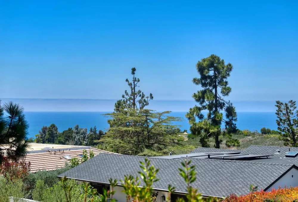 1948 Caminito El Canario La Jolla, CA 92037
