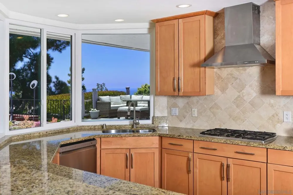 1948 Caminito El Canario La Jolla, CA 92037