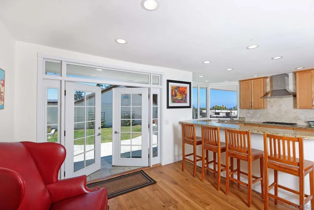 1948 Caminito El Canario La Jolla, CA 92037