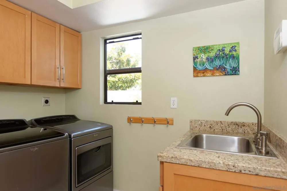 1948 Caminito El Canario La Jolla, CA 92037