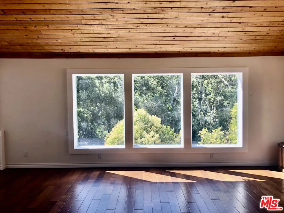 708 Thornhill Road Calabasas, CA 91302