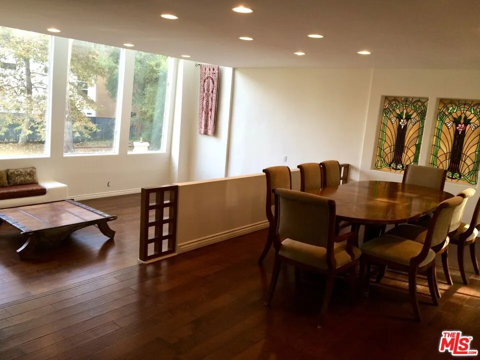 708 Thornhill Road Calabasas, CA 91302