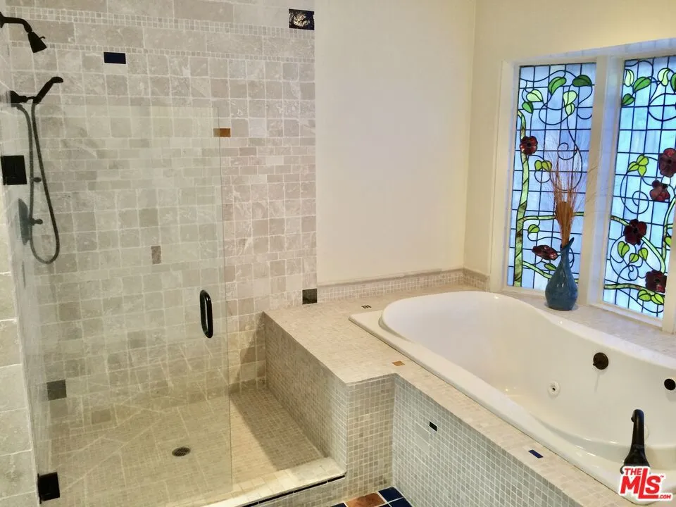 708 Thornhill Road Calabasas, CA 91302