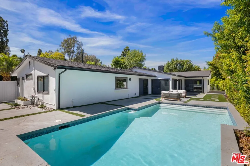18057 Medley Drive Los Angeles, CA 91316