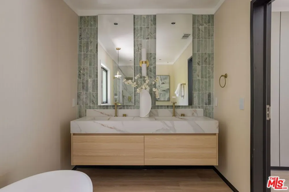 18057 Medley Drive Los Angeles, CA 91316
