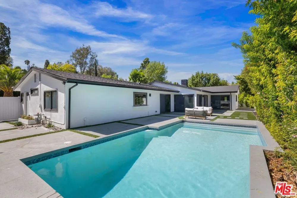 18057 Medley Drive Los Angeles, CA 91316