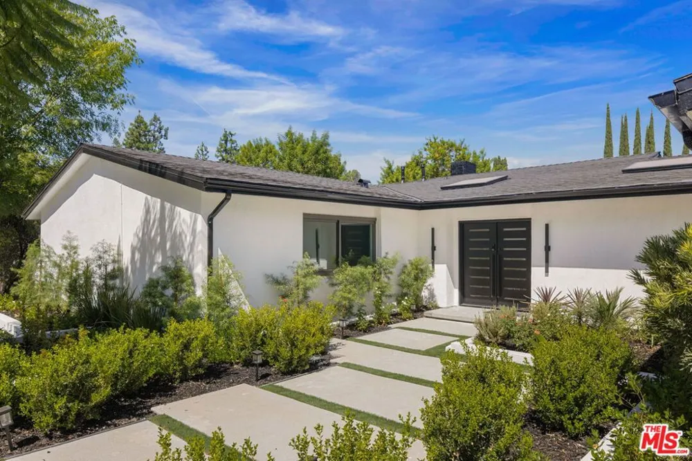 18057 Medley Drive Los Angeles, CA 91316