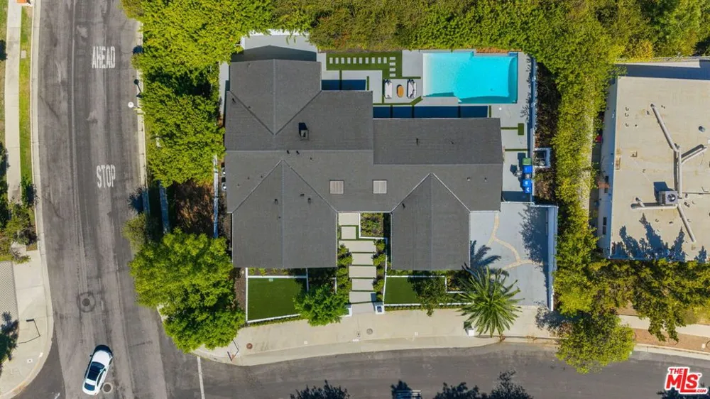 18057 Medley Drive Los Angeles, CA 91316