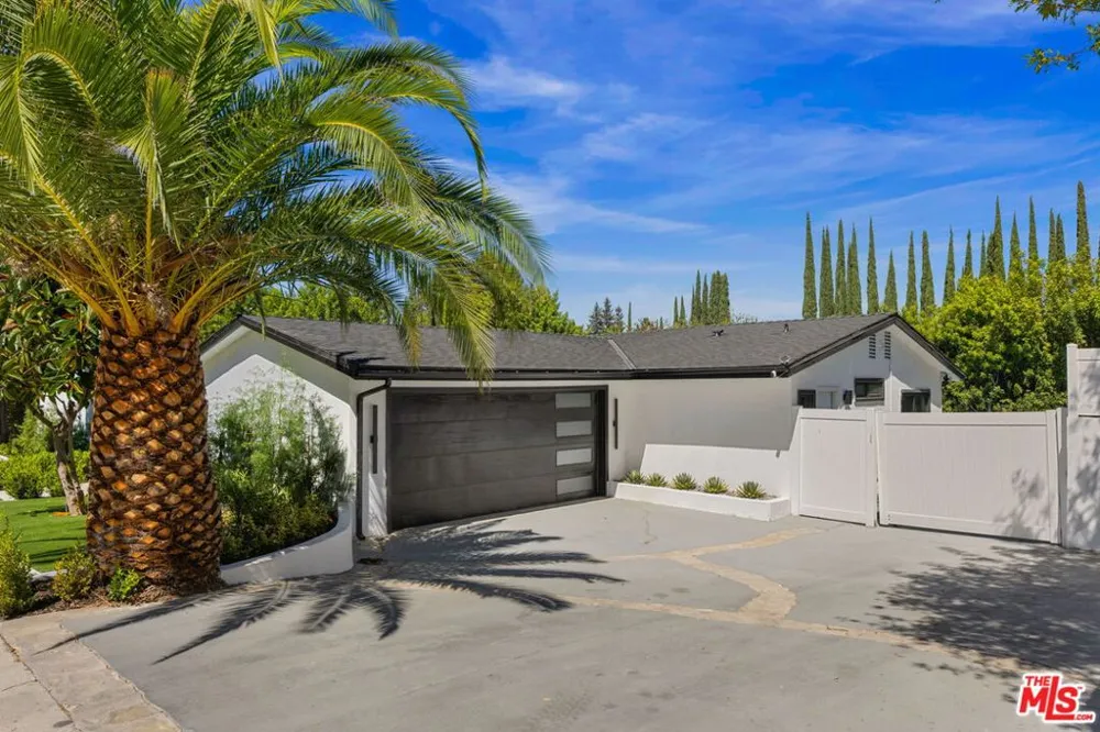 18057 Medley Drive Los Angeles, CA 91316