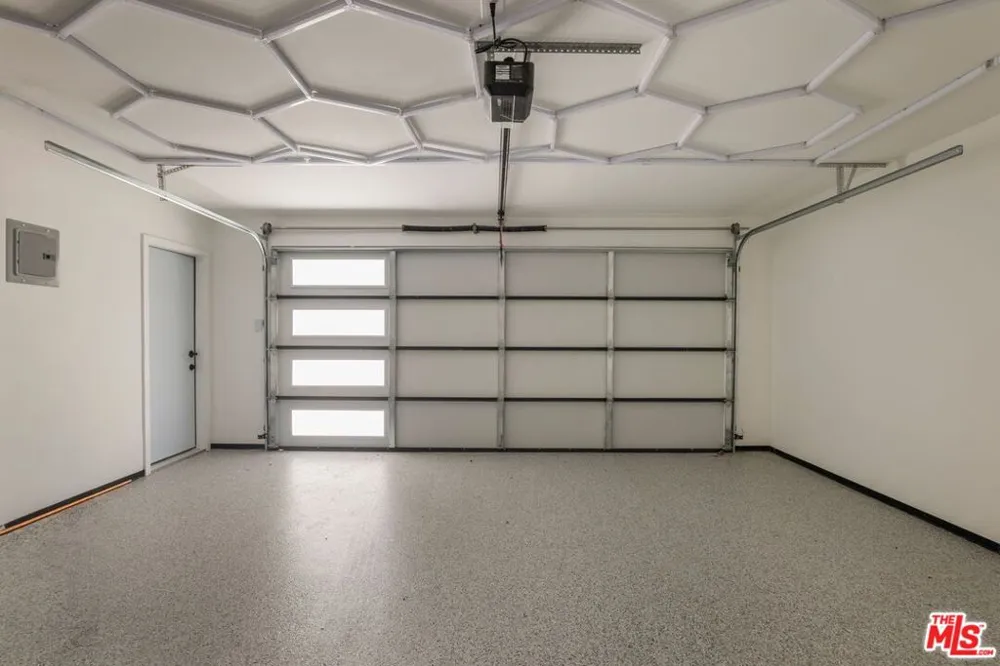 18057 Medley Drive Los Angeles, CA 91316