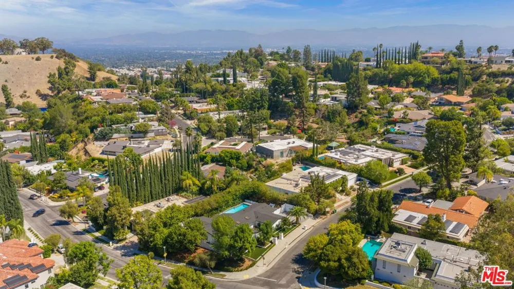18057 Medley Drive Los Angeles, CA 91316