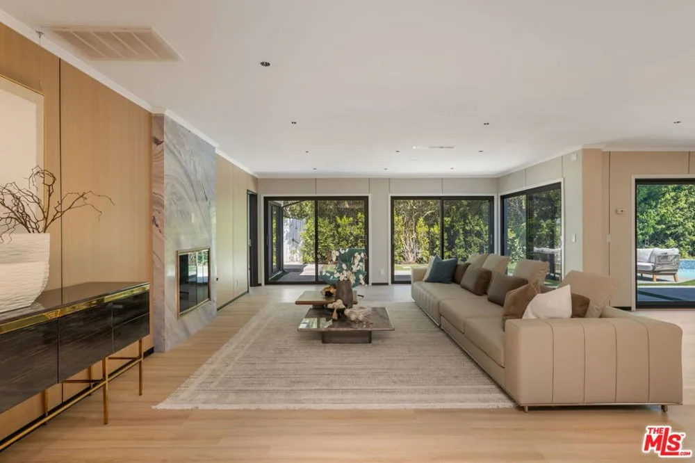 18057 Medley Drive Los Angeles, CA 91316