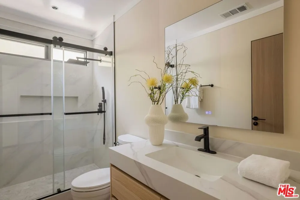 18057 Medley Drive Los Angeles, CA 91316