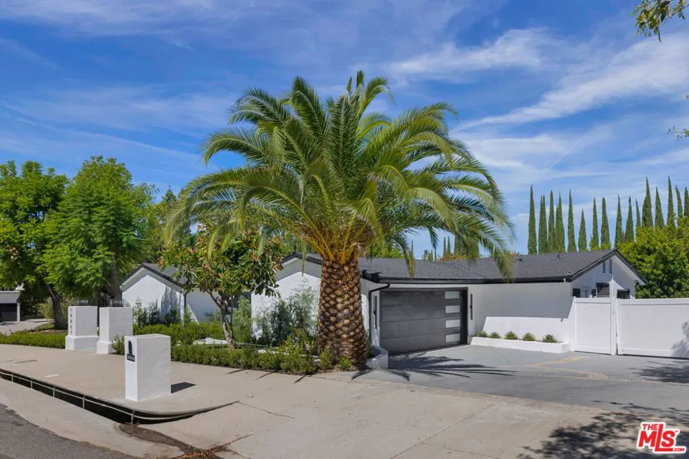 18057 Medley Drive Los Angeles, CA 91316