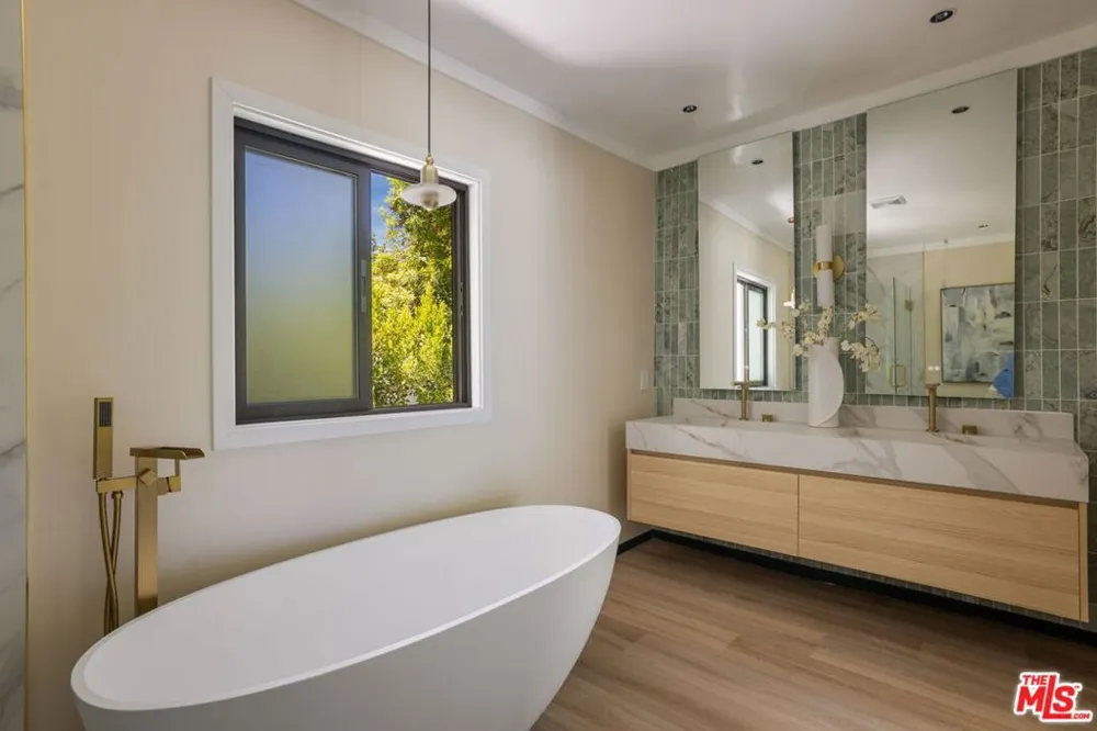18057 Medley Drive Los Angeles, CA 91316