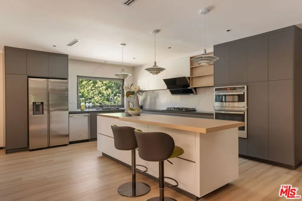 18057 Medley Drive Los Angeles, CA 91316
