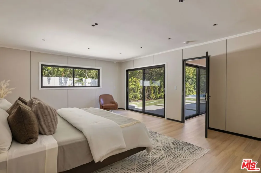 18057 Medley Drive Los Angeles, CA 91316