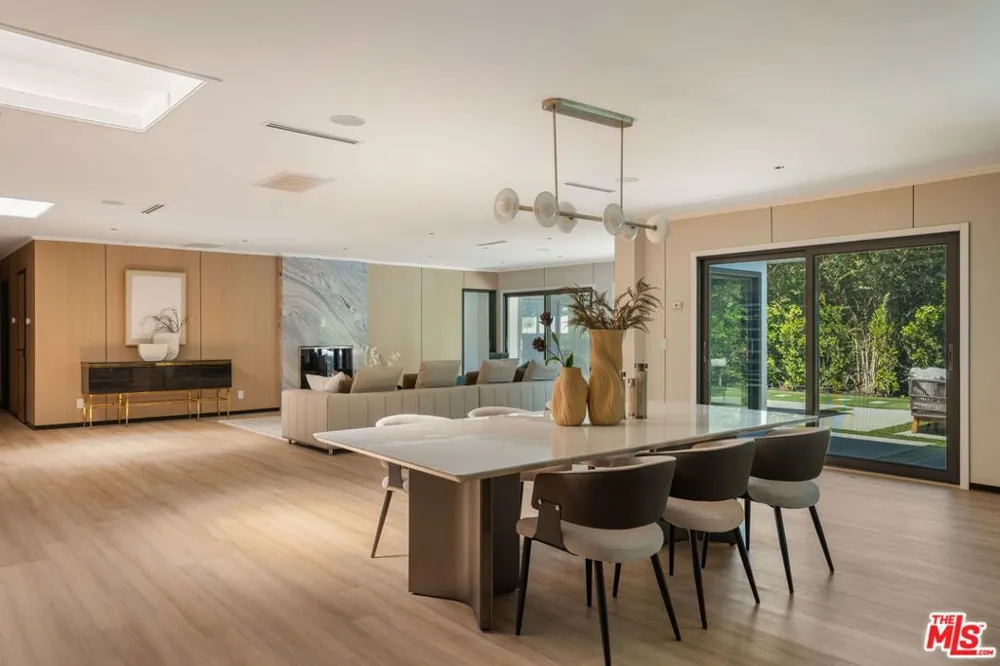 18057 Medley Drive Los Angeles, CA 91316