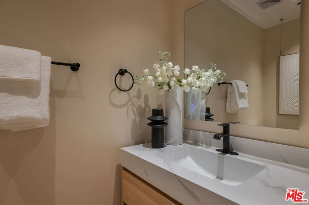 18057 Medley Drive Los Angeles, CA 91316