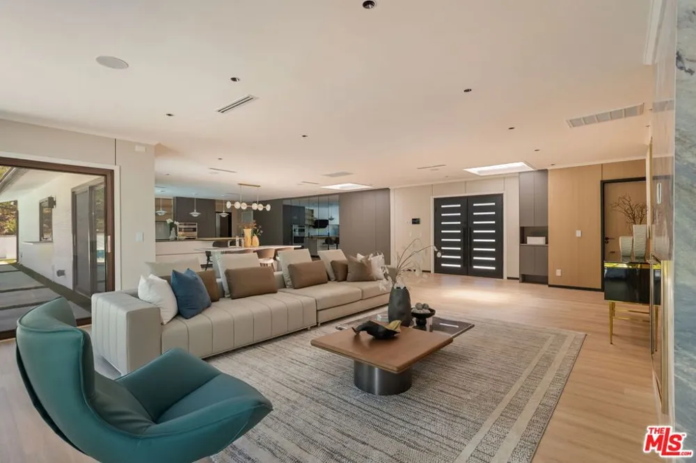 18057 Medley Drive Los Angeles, CA 91316