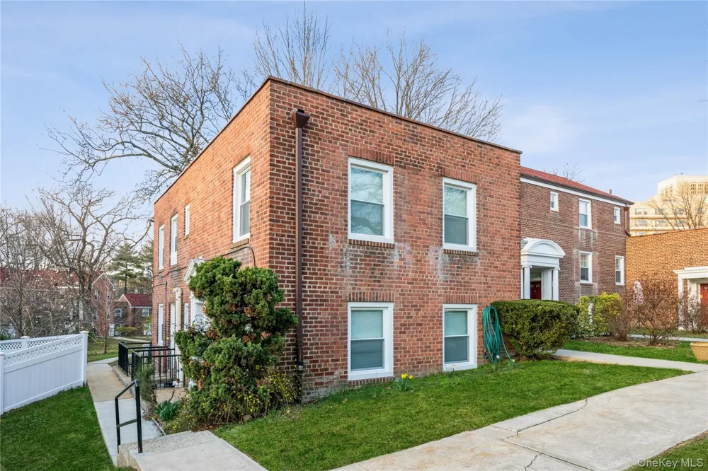 150-67 Village Road #57A Briarwood, NY 11432