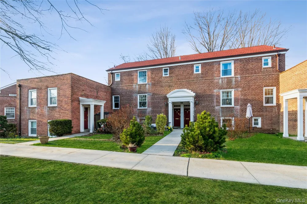 150-67 Village Road #57A Briarwood, NY 11432