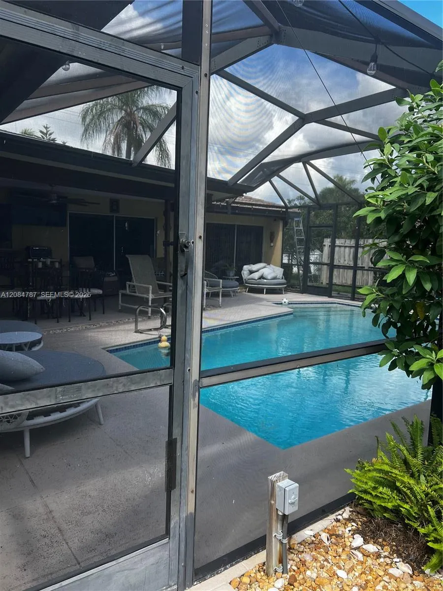 522 SE 34 TERRACE Cape Coral, FL 33904