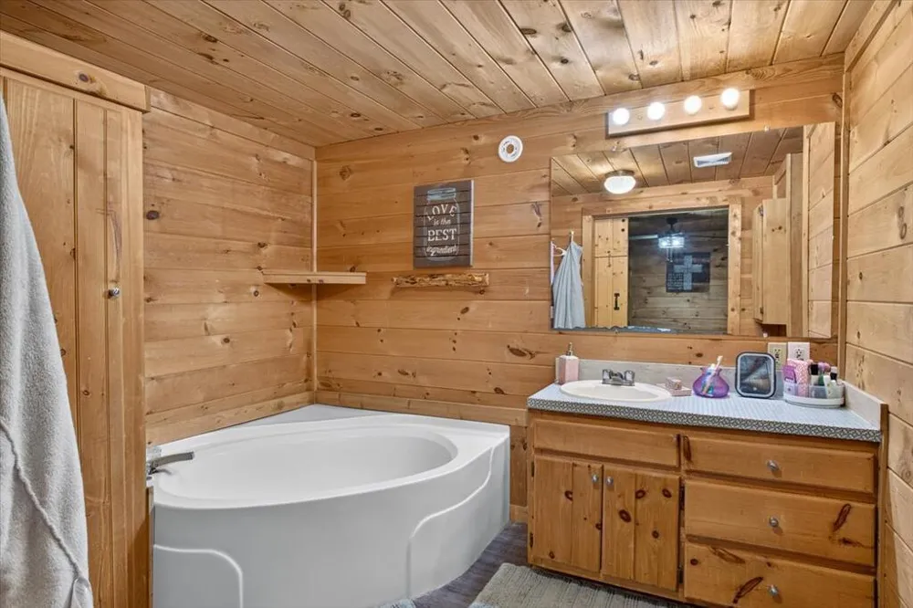 357 Wise Road Morganton, GA 30560