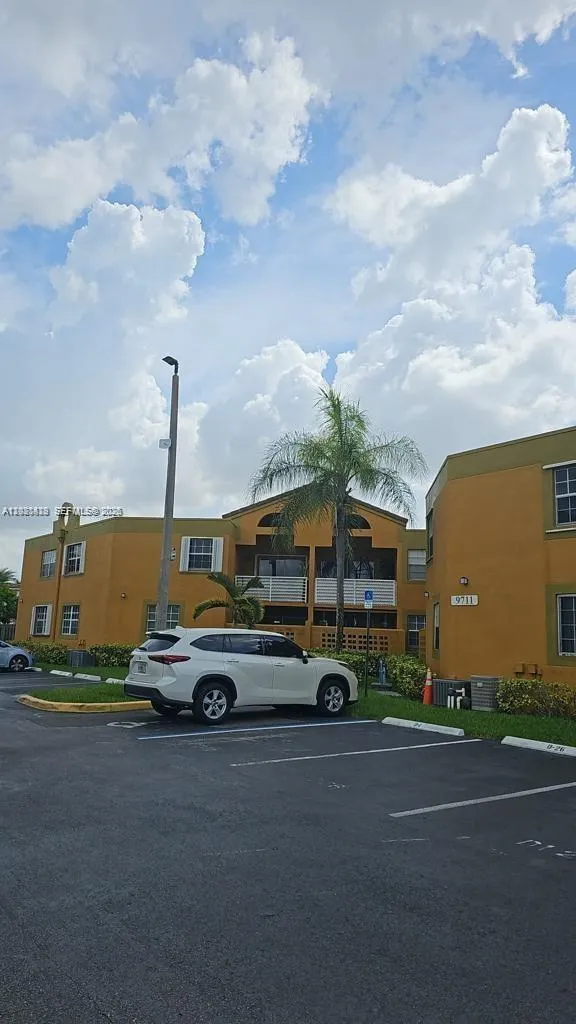 9711 Fontainebleau Blvd #D103 Miami, FL 33172
